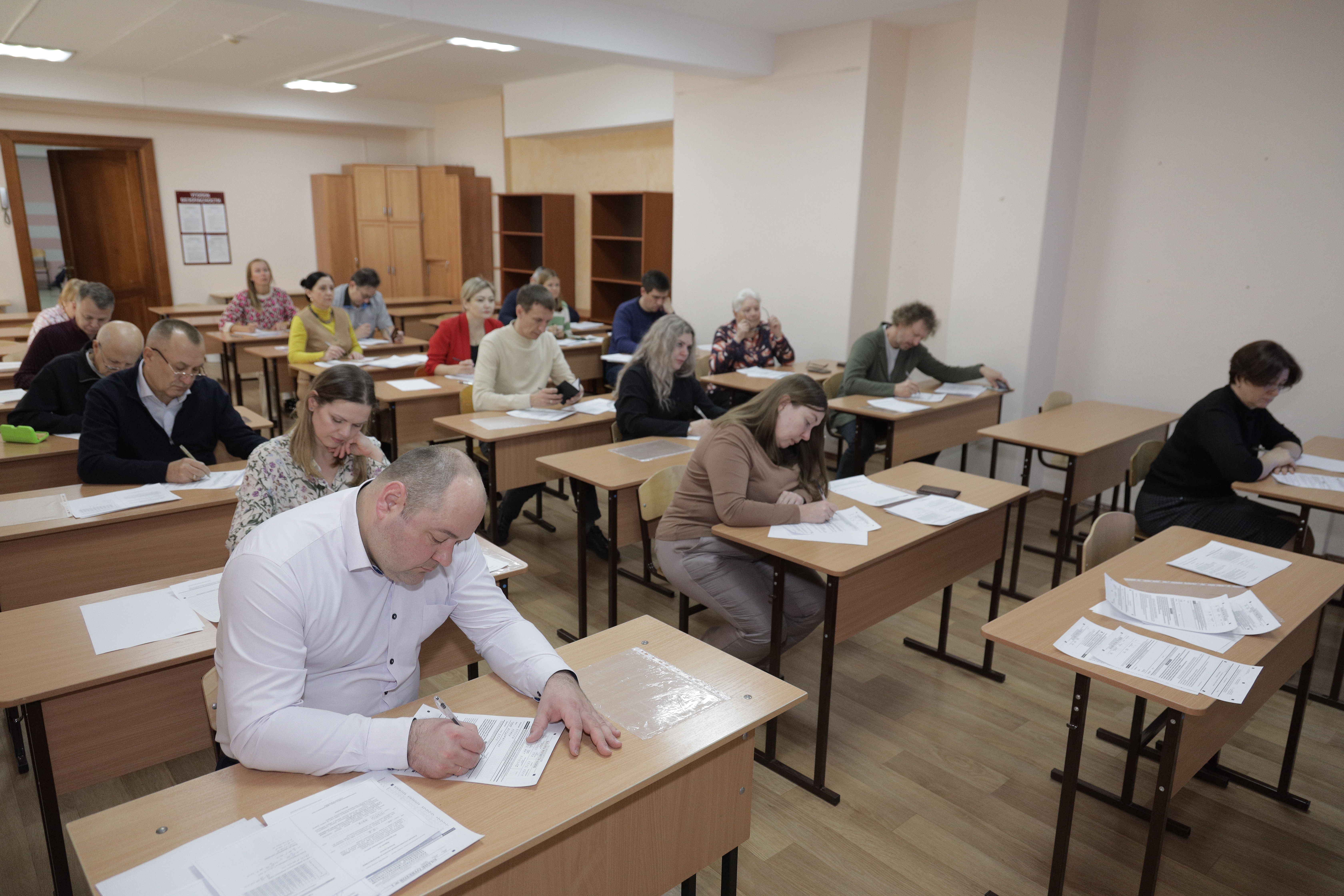 1 марта в рамках всероссийской акции &amp;quot;Сдаем вместе. День сдачи ЕГЭ родителями&amp;quot;  в школе был проведен ЕГЭ по базовой математике  для родителей.